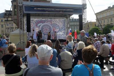 Na Rynku w Krakowie chleb po 60 zł, ale ponoć warto... - zdjęcie 2