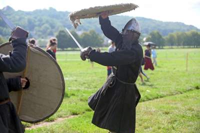 Średniowieczna osada na Błoniach, czyli huczne urodziny Smoka - zdjęcie 15