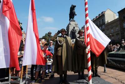 Tak Kraków świętował dzień Wojska Polskiego. Msza, złożenie kwiatów... - zdjęcie 9