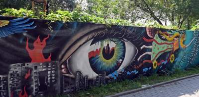 Płonący Ługańsk, płaczące oczy z tęczówkami w barwach Ukrainy - zdjęcie 5