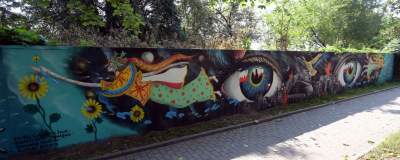 Płonący Ługańsk, płaczące oczy z tęczówkami w barwach Ukrainy - zdjęcie 10