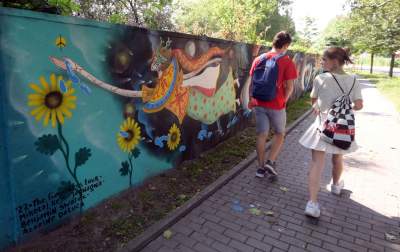 Płonący Ługańsk, płaczące oczy z tęczówkami w barwach Ukrainy - zdjęcie 11