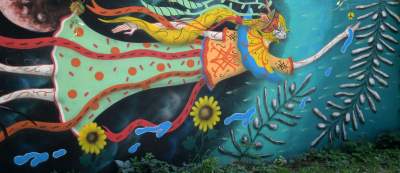 Płonący Ługańsk, płaczące oczy z tęczówkami w barwach Ukrainy - zdjęcie 2