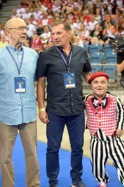 Jest mecz, jest impreza. Tutaj kibice zawsze dobrze się bawią... - zdjęcie 18