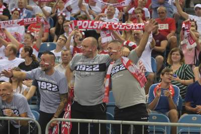 Jest mecz, jest impreza. Tutaj kibice zawsze dobrze się bawią... - zdjęcie 7