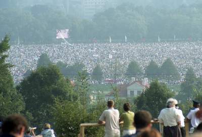 20 lat temu były tłumy i entuzjazm. To była ostatnia pielgrzymka - zdjęcie 23