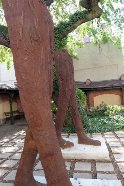 Wyjątkowy pokaz rzeźb Magdaleny Abakanowicz. "Postacie kroczące" - zdjęcie 6