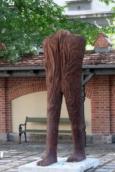 Wyjątkowy pokaz rzeźb Magdaleny Abakanowicz. "Postacie kroczące" - zdjęcie 22