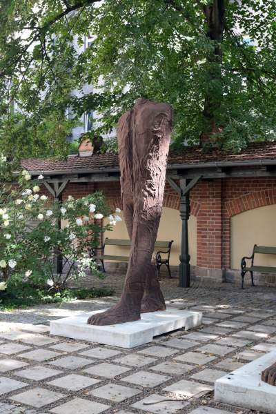 Wyjątkowy pokaz rzeźb Magdaleny Abakanowicz. "Postacie kroczące" - zdjęcie 17