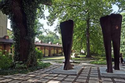 Wyjątkowy pokaz rzeźb Magdaleny Abakanowicz. "Postacie kroczące" - zdjęcie 3