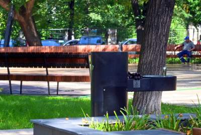 Gościu, siądź na tej ławce, a odpocznij sobie. Plac Axentowicza po remoncie - zdjęcie 8