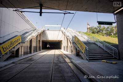 Torowisko i tunel tramwajowy wzdłuż Trasy Łagiewnickiej - zdjęcie 2