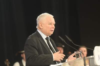 Tak witano Kaczyńskiego w Nowym Targu, na spotkanie ich nie wpuścili - zdjęcie 9