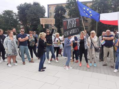 Tak witano Kaczyńskiego w Nowym Targu, na spotkanie ich nie wpuścili - zdjęcie 2