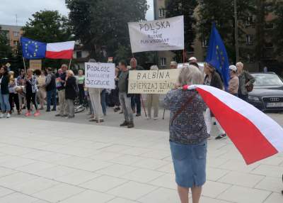 Buty prezesa w ruinie, czyli wiec Kaczyńskiego w obiektywie - zdjęcie 24