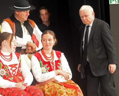 Buty prezesa w ruinie, czyli wiec Kaczyńskiego w obiektywie - zdjęcie 14