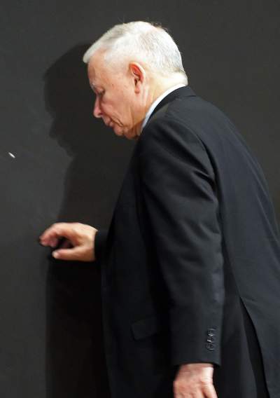 Buty prezesa w ruinie, czyli wiec Kaczyńskiego w obiektywie - zdjęcie 13