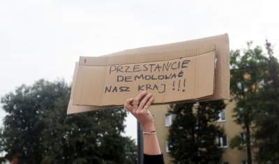 Buty prezesa w ruinie, czyli wiec Kaczyńskiego w obiektywie - zdjęcie 22