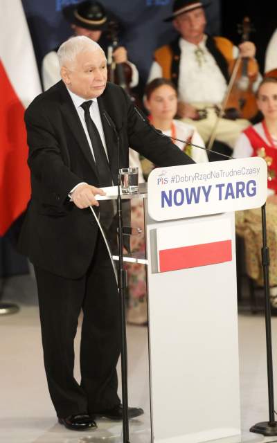 Buty prezesa w ruinie, czyli wiec Kaczyńskiego w obiektywie - zdjęcie 4