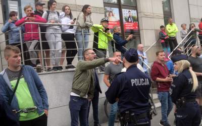 Buty prezesa w ruinie, czyli wiec Kaczyńskiego w obiektywie - zdjęcie 32