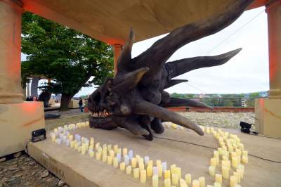 Żelazny Tron, a w Smoczej Jamie dziesiątki jaj. Tylko do niedzieli - zdjęcie 2