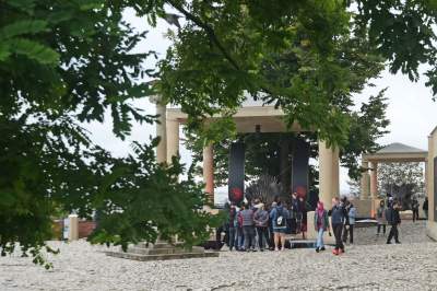 Żelazny Tron, a w Smoczej Jamie dziesiątki jaj. Tylko do niedzieli - zdjęcie 4