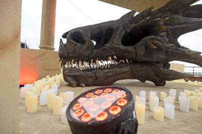 Żelazny Tron, a w Smoczej Jamie dziesiątki jaj. Tylko do niedzieli - zdjęcie 3