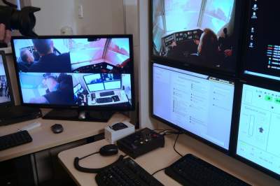 Nie jest łatwo prowadzić tramwaj... Wiceprezydent próbował swoich sił na symulatorze - zdjęcie 7