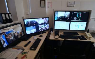 Nie jest łatwo prowadzić tramwaj... Wiceprezydent próbował swoich sił na symulatorze - zdjęcie 14