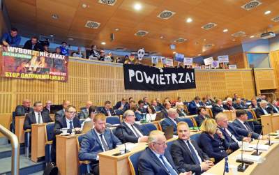 POWIETRZA! Protest przeciw zmianom w uchwale antysmogowej w sejmiku - zdjęcie 2
