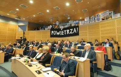 POWIETRZA! Protest przeciw zmianom w uchwale antysmogowej w sejmiku - zdjęcie 3