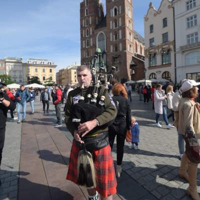 Szkoci w Krakowie, "zagłuszali" nawet hejnał... - zdjęcie 5