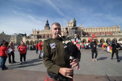 Szkoci w Krakowie, "zagłuszali" nawet hejnał... - zdjęcie 4