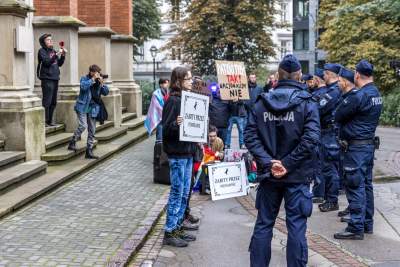 Protest podczas pochodu profesorów UJ. Przeciwko indoktrynacji - zdjęcie 1