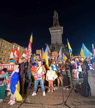 Wieczorny protest Ukraińców. "Rosja to państwo terrorystyczne" - zdjęcie 8