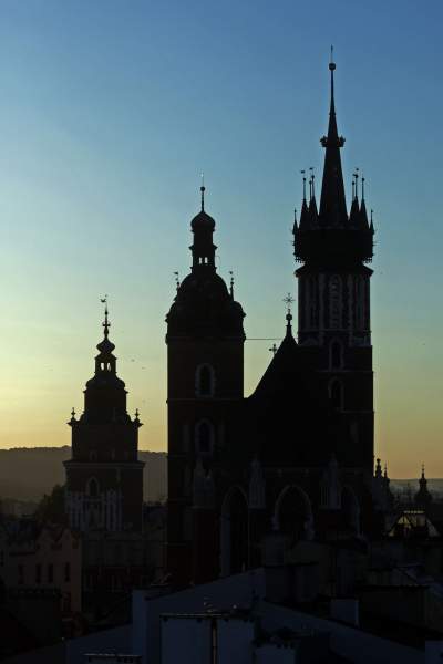 Zmierzch nad dachami Krakowa. Piękna jesień w mieście - zdjęcie 7