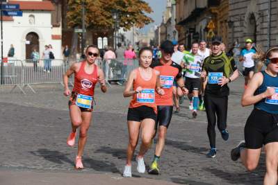 Jesienne bieganie w Krakowie, czyli 8. Cracovia Półmaraton Królewski - zdjęcie 22
