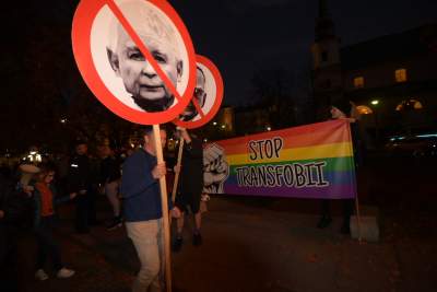 Zderzenie dwóch pikiet pod Wawelem: antypisowskiej i zwolenników władzy - zdjęcie 14