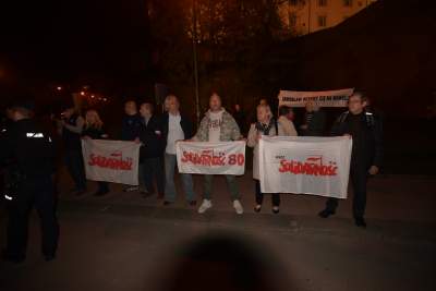 Zderzenie dwóch pikiet pod Wawelem: antypisowskiej i zwolenników władzy - zdjęcie 20