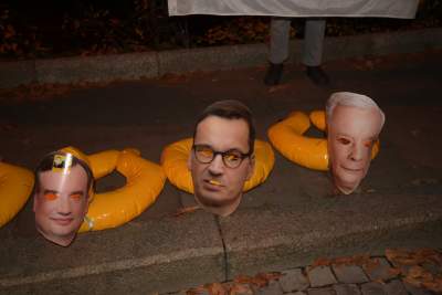 Zderzenie dwóch pikiet pod Wawelem: antypisowskiej i zwolenników władzy - zdjęcie 6