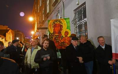 "Publiczny różaniec o odnowę moralną narodu polskiego" - zdjęcie 10