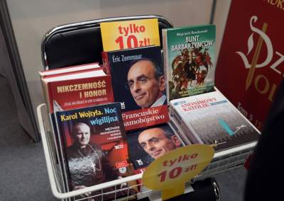 Tłumy w hali EXPO, jubileuszowe 25. Targi Książki w Krakowie - zdjęcie 33