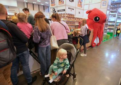 Tłumy w hali EXPO, jubileuszowe 25. Targi Książki w Krakowie - zdjęcie 6