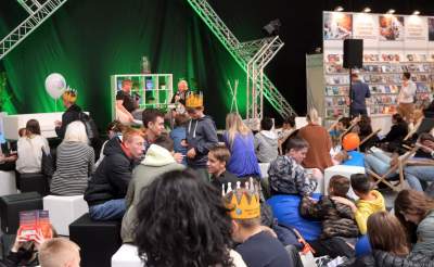 Tłumy w hali EXPO, jubileuszowe 25. Targi Książki w Krakowie - zdjęcie 13