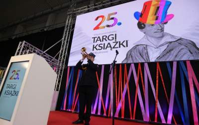 Tłumy w hali EXPO, jubileuszowe 25. Targi Książki w Krakowie - zdjęcie 17