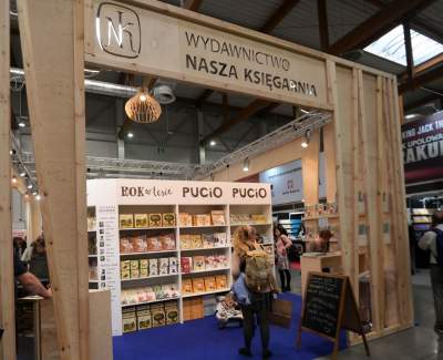 Tłumy w hali EXPO, jubileuszowe 25. Targi Książki w Krakowie - zdjęcie 14