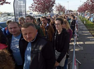 Tak wielkich tłumów na Targach Ksiązki jeszcze nie było - zdjęcie 2