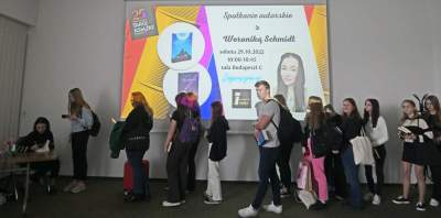 Tak wielkich tłumów na Targach Ksiązki jeszcze nie było - zdjęcie 15