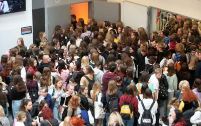 Tak wielkich tłumów na Targach Ksiązki jeszcze nie było - zdjęcie 13