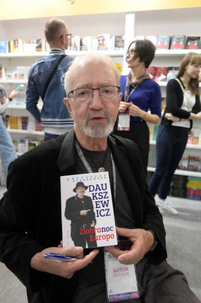 Gwiazdy dopisały na Targach Książki, rozpoznajecie tych autorów? - zdjęcie 7